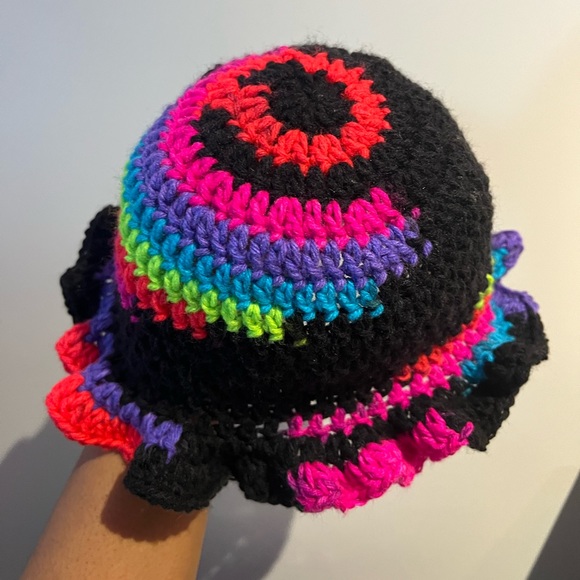 "Candy" 🍬🍭🍫 ~ crochet bucket hat - Picture 2 of 4